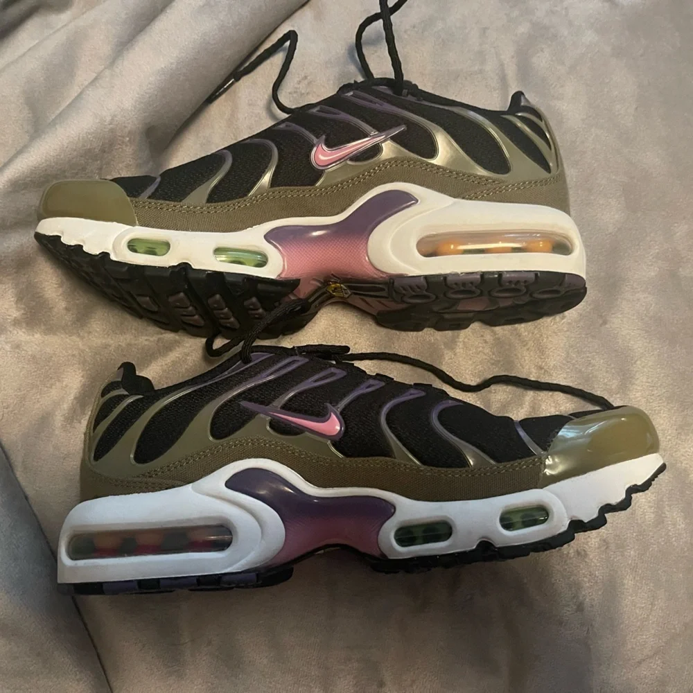 2022 Nike Air Max Plus GS 'Black Canyon Purple' size 6Y New without box